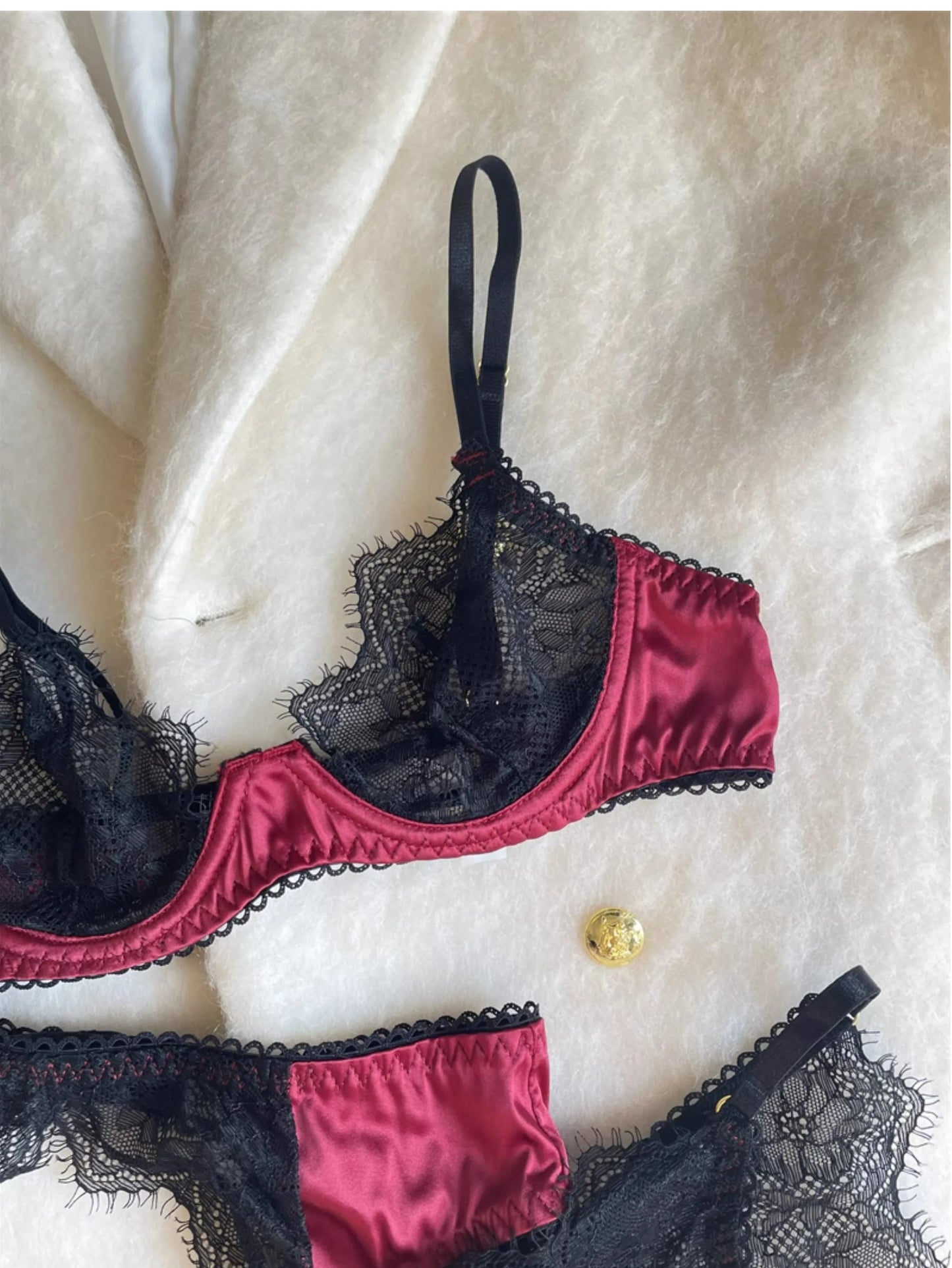 Sexy lace small breasts couple fun lingerie waistband panties three-piece set of red satin steel ring gathered bra